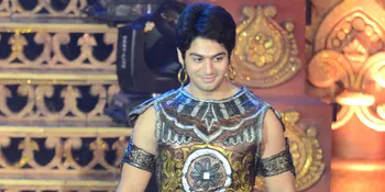 Cedera, Tapi Lavanya Bhardwaj Tetap Syuting di Indonesia