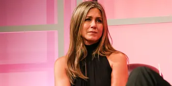 Cerai Dari Brad Pitt, Jennifer Aniston Mengaku Malu