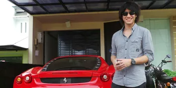 Cerita Kevin Aprilio Soal Mobilnya Yang 'Terjepit' di Gang Sempit