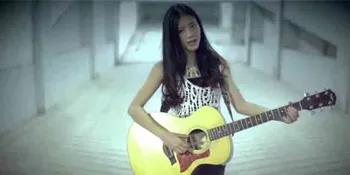 Cewek Cantik Ini Cover Lagu Lawas Sheila On 7, And It's Cool!