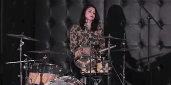 Cewek Enerjik! Cover Drum Asik Dari Rani Ramadhany