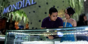 Chacha Frederica Berburu Cincin Kawin Berbahan Platinum