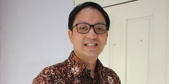 Charles Bonar Sirait Jago Memasak Nasi Goreng Ikan Asin Medan
