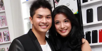 Chelsea Olivia - Glenn Foto Bareng Buket Bunga Besar, Siap Nikah?