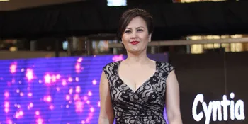 Chintya Lamusu Tegang Lenggak-Lenggok di Catwalk