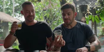 Chris Hemsworth Perkenalkan Jamu hingga Tradisi Balapan Kerbau Lewat Akun Youtube Resminya