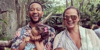 Chrissy Teigen Pakaikan Luna Busana Tradisional Thailand, Gemesin Banget!
