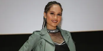 Cinta Laura Tampil Total di Jember Fashion Carnaval, Nggak Dibayar Sepeser Pun!