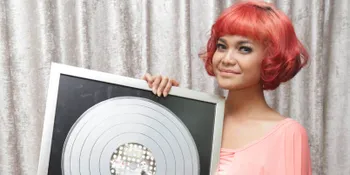 Citra Scholastika Persembahkan Multi Platinum Untuk Fans