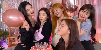 Comeback yang Begitu Dinantikan, Red Velvet Rilis Poster Jadwal Untuk Mini Album 'Queendom'