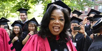 Congrats! Oprah Winfrey Resmi Sandang Gelar Doktor!