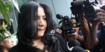 Cornelia Agatha dan Sony Lawlani Masih Tinggal Serumah