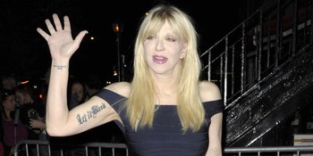 Courtney Love: Lagu Smashing Pumkins Bisa Nge-Hits Karena Aku
