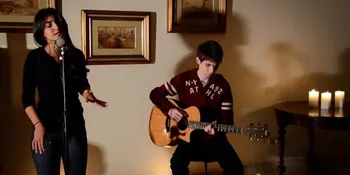 Cover 'All Of Me', Suara Bidadari Ini Bisa Bikin Tidur Nyenyak