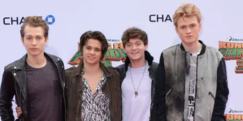 Cover 'Pillowtalk' Zayn Malik, The Vamps Identik Dengan 1D?