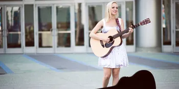 Cover 'Problem' Versi Akustik Ini Akan Mencuri Perhatianmu!