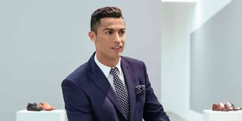 Cristiano Ronaldo Rayakan Tahun Baru Bareng 'Pasangan Gay-nya'?