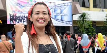 Curhat di Instagram, Elly Sugigi Tepis Isu Irfan Sbaztian Cowok Matre