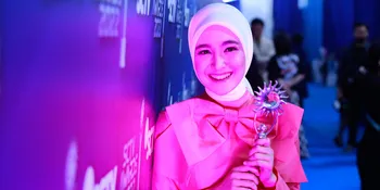 Cut Syifa Bersyukur Raih Piala  SCTV Awards 2022 Setelah Memutuskan Untuk Berhijab