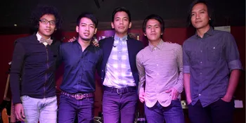 D Masiv: 11 Tahun Masih Puber!