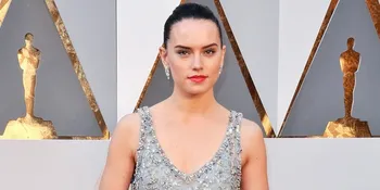 Daisy Ridley Jadi Pengganti Angelina Jolie di 'TOMB RAIDER'?