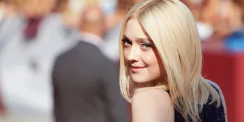 Dakota Fanning Jadi Pusat Perhatian di Premiere Film Baru