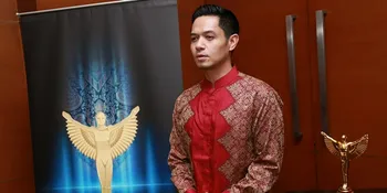 Daripada Guru Spiritual, Dude Harlino Pilih Belajar ke Para Ustaz
