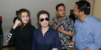Datangi Polda, Reza Artamevia &#38; Aaliyah Kompak Pakai Baju Hitam