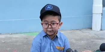 Daus Mini Jadi Model Video Klip Ezy Syahrir