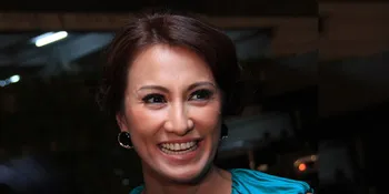 Davina Tak Takut Berenang Bersama Hiu