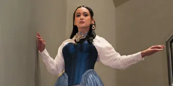 Dea Annisa Akui Banyak Adegan Sulit Perankan Karakter Gwen dalam Film 'ASRAMA PUTRI'