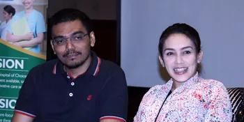 Debat Cagub, Rieke Dyah Pitaloka Didampingi Suami