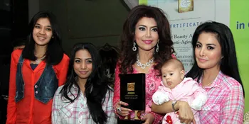 Debi Vinsky Tak Sadar Kliniknya Dipantau Lembaga Internasional