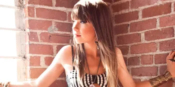 Debut Akting, Carly Rae Jepsen Jadi Cinderella