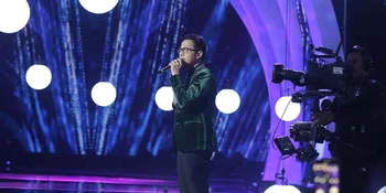 Delon Dapatkan Hadiah Spesial Dari Sang Ibu di Natal Kali Ini, Apa Sih?