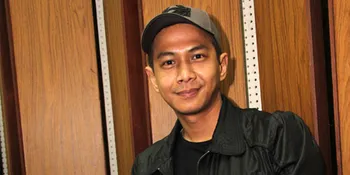 Delon Tak Sabar Nikmati Hidangan Istimewa Saat Natal