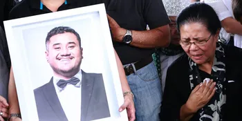 Delon Ungkap Mike Mohede Sering Bawa Pacar Saat Manggung