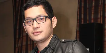 Demi Bisnis Furniture, Evan Sanders Keliling Eropa