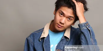 Demi DVD 'DILAN 1990', Iqbaal Ramadhan Jadi Pelayan di Restoran Cepat Saji Ini