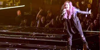 Demi Lovato Jatuh Sakit Saat Neon Lights Tour!