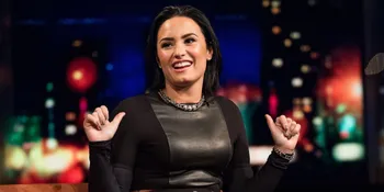 Demi Lovato Pamer Kemesraan di Malibu, Sudah Siap Pacaran Lagi?
