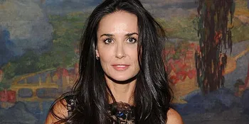 Demi Moore Kencani Mantan Pacar Lindsay Lohan?