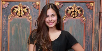 Demi Pendidikan, Valerie Thomas  Tolak Tawaran Main Film