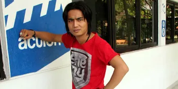 Demi Satinah, Charly Setia Band Lakukan Ngamen