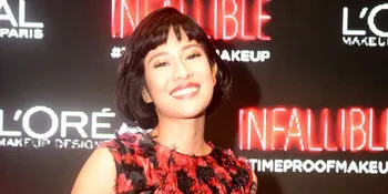 Demi Tampil Oke, Dian Sastro Tetap Pakai Make Up Saat Olahraga