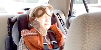 Dengarkan Christina Aguilera, Bocah Ini Tak Henti Nangis!