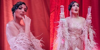 Detail Penampilan Cantik Nindy Raih Dua Penghargaan di Insert Awards 2018