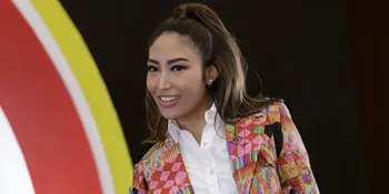 Detik-Detik Ayu Dewi Melahirkan Anak Ketiga, Umumkan Nama Anak Bungsu di IG