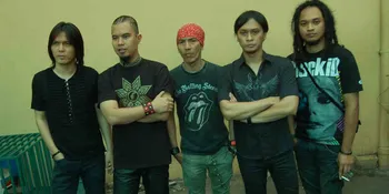 Dewa 19 Bereuni Bareng Ari Lasso di Surabaya