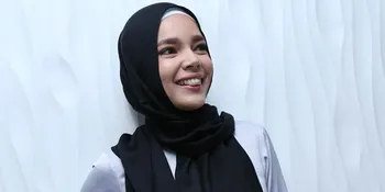 Dewi Sandra dan Suami Bakal Sahur Suap-Suapan Sepiring Berdua